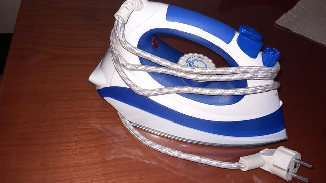 Ferro da stiro a vapore