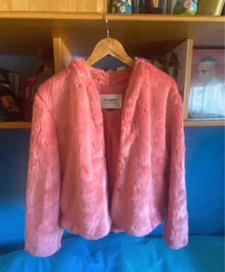 Abrigo pelo sintetico rosa