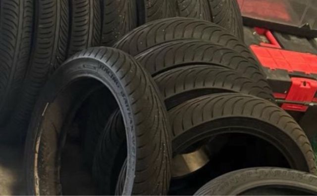 Neumaticos moto3 agua