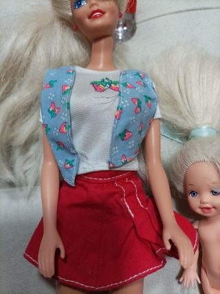 Barbie e shelly  giornata di shopping