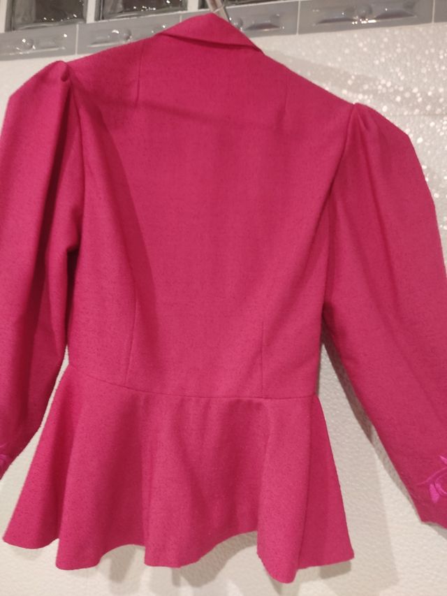 Chaqueta entallada rosa fucsia