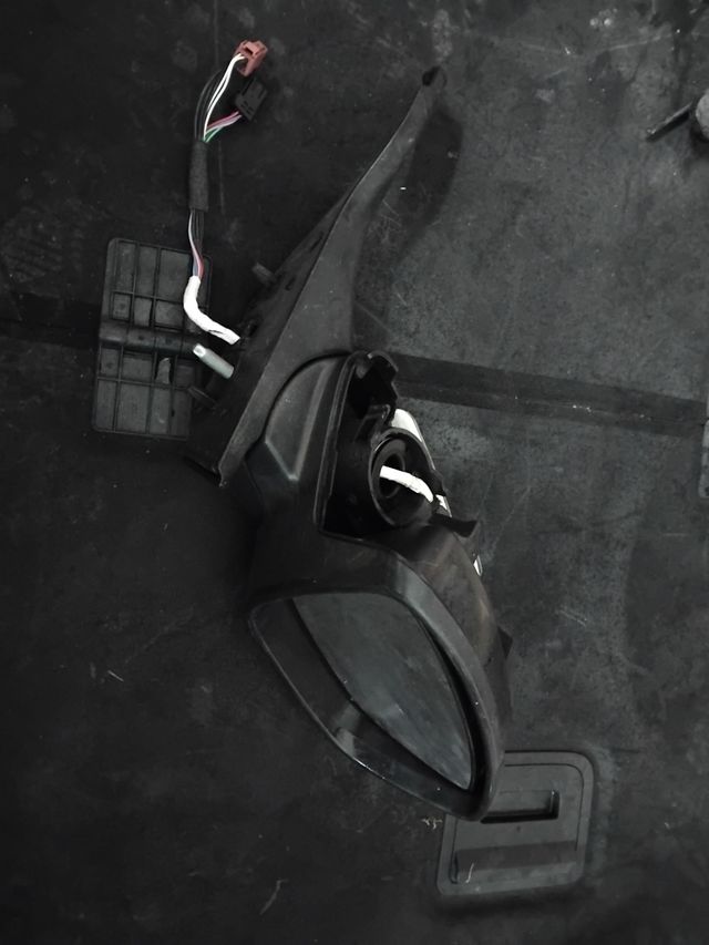Specchietto retrovisore per peugeut 208
