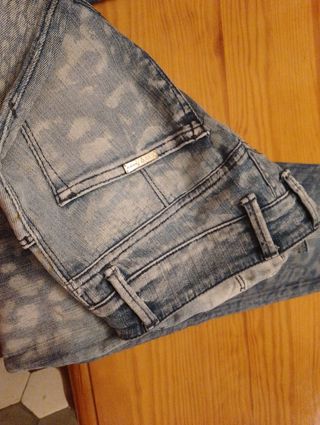 Pantalón vintas atigrado