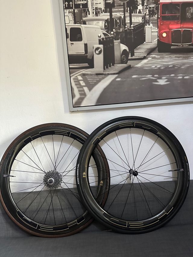 Ruedas de HED x Dosnoventa carbono