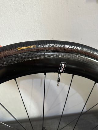 Ruedas de HED x Dosnoventa carbono