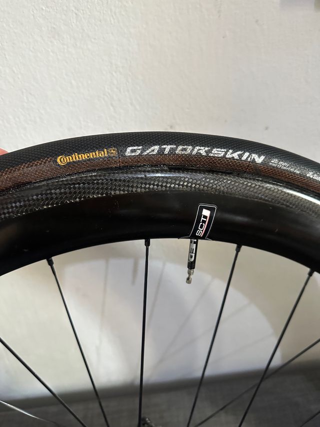 Ruedas de HED x Dosnoventa carbono