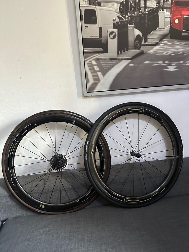 Ruedas de HED x Dosnoventa carbono