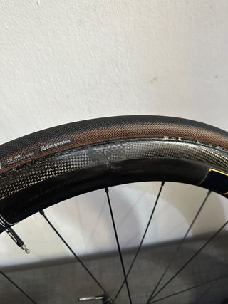 Ruedas de HED x Dosnoventa carbono