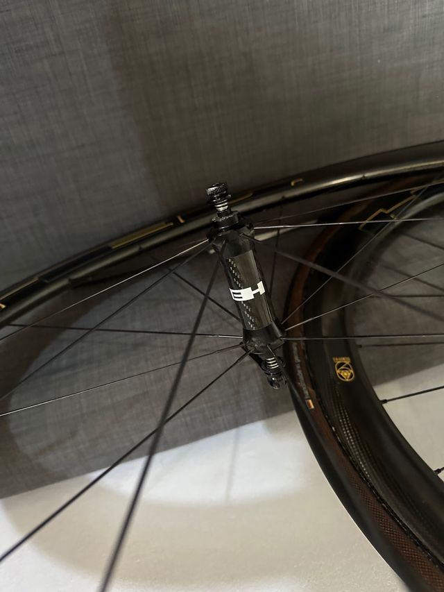 Ruedas de HED x Dosnoventa carbono