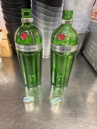 2 bottiglie vuote gin magnum 