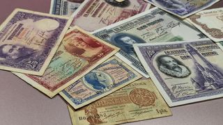 Lote 12 Billetes 1.000, 100, 50, 25, 10, 1... Pts