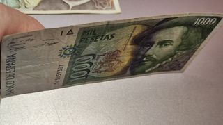 Lote 2 Billetes 5.000 y 1.000 Pts. 