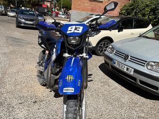 DT 125 RE Yamaha 2005
