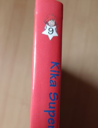 Kika Superbruja y la espada mágica (Spanish Editio