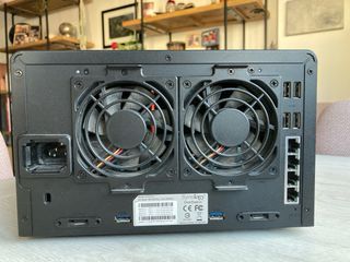Servidor NAS Synolpgy 1513Plus
