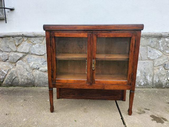 Vitrina  mueble antiguo