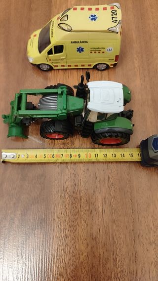 Tractor y autobús metal juguete 