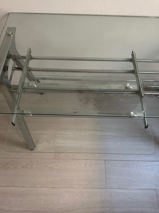 Mesa de estudio de cristal comprada corte ingles
