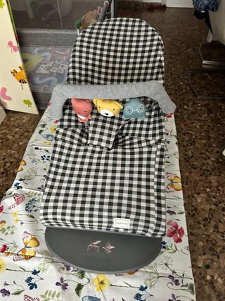 Hamaca babybjorn con funda y juguete