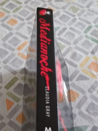 Medianoche (Medianoche 1) (Spanish Edition)