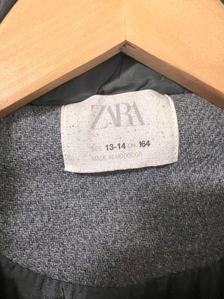 Abrigo de niña 13  14 años del zara 