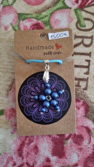 Collana con ciondolo fatto a mano