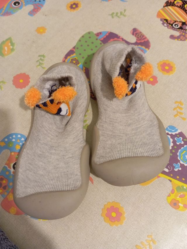 Zapatillas respetuosas 26-27