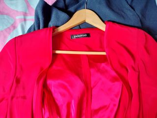 Chaqueta larga pronovias traje de color rojo