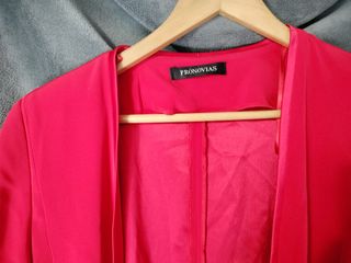 Chaqueta larga pronovias traje de color rojo