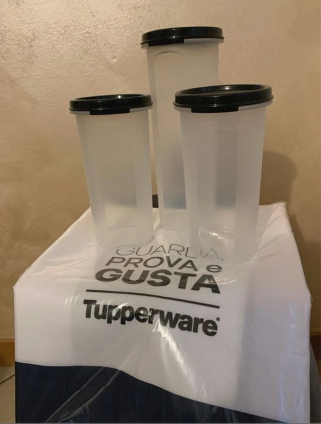 Contenitori con tovaglia