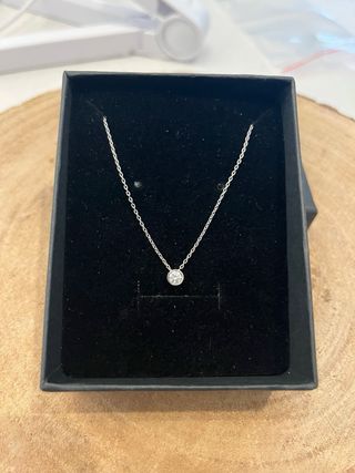 colgante con diamante y cadena oro blanco