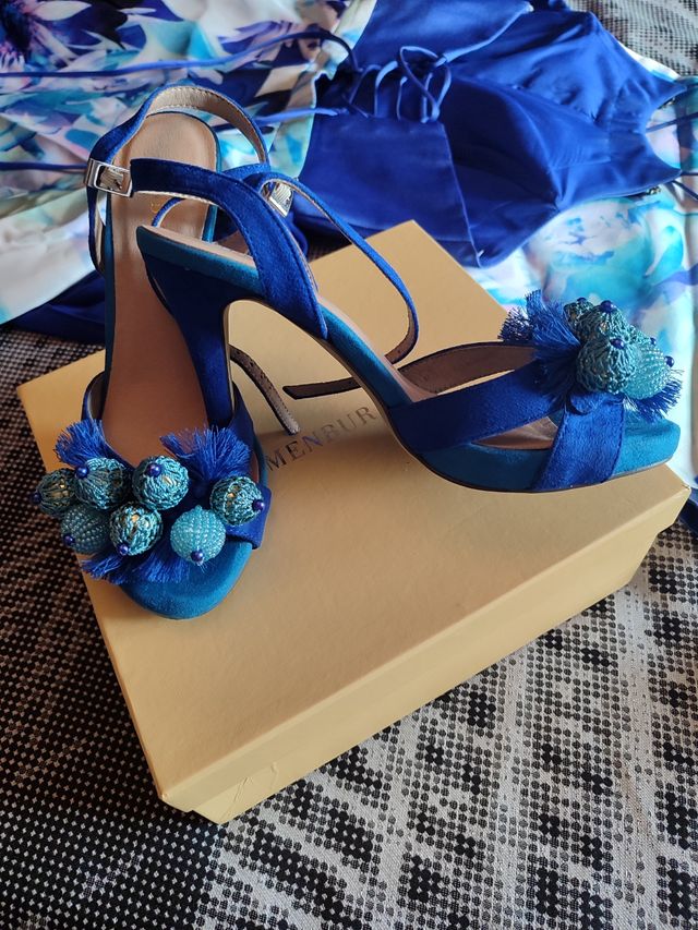 Sandalias vestir, azules quedan genial, puestas ..