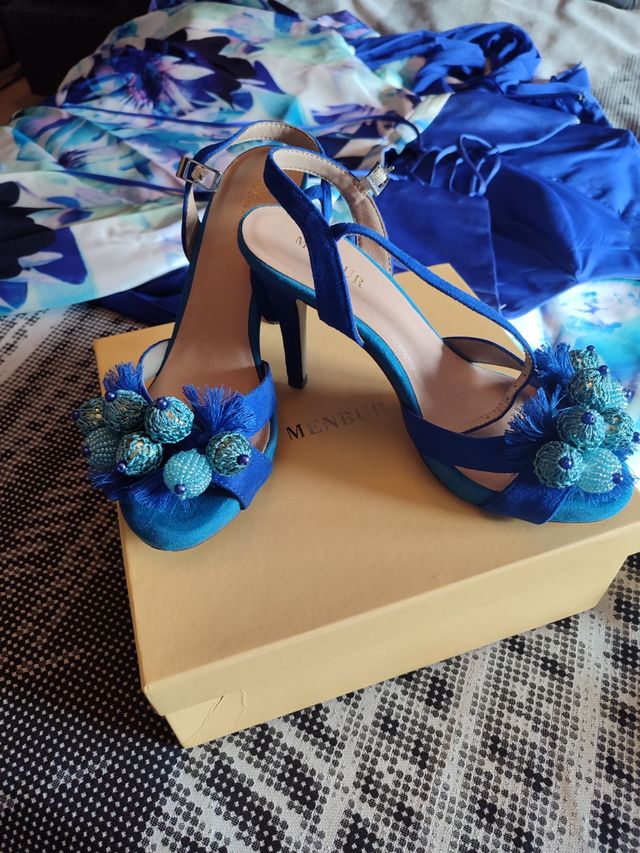 Sandalias vestir, azules quedan genial, puestas ..