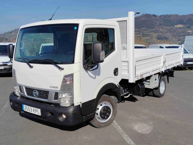 Nissan NT400 Cabstar Volquete basculante