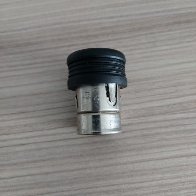 Accendi sigaro lancia y 2004