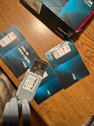 Nokia E65 caja con manuales y cable pc