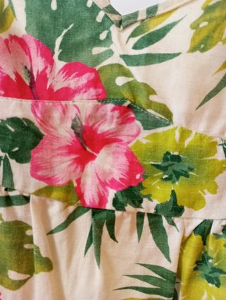 Camiseta flores mujer.