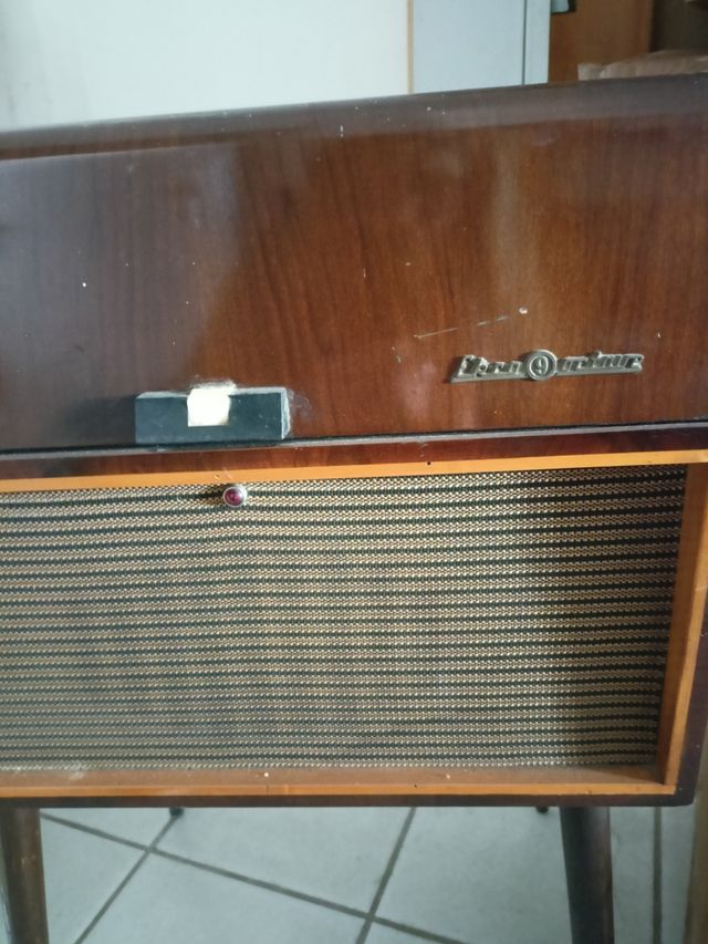 Giradischi e radio d'epoca 