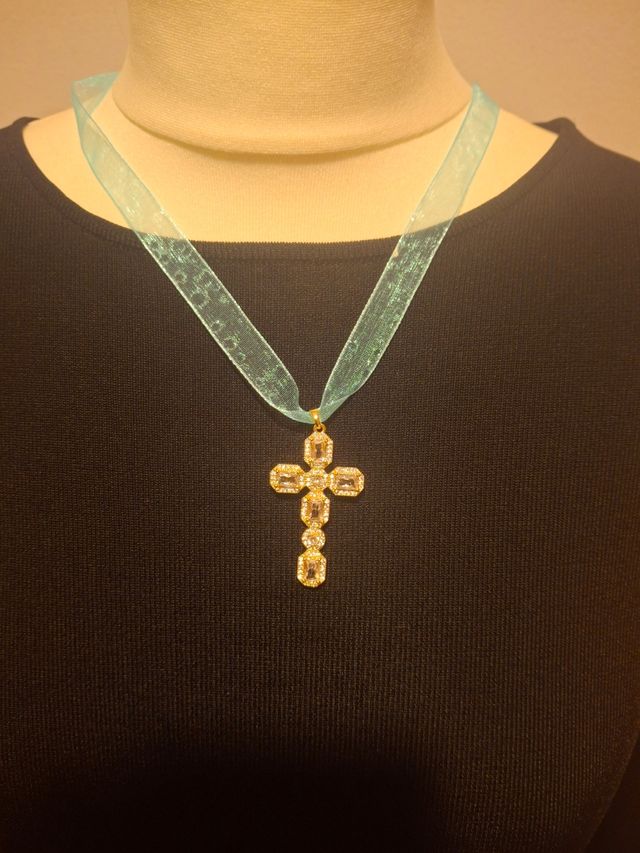 Cruz para fallera o trajes regionales