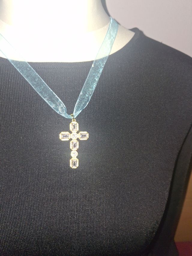 Cruz para fallera o trajes regionales