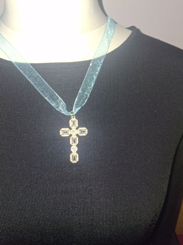 Cruz para fallera o trajes regionales