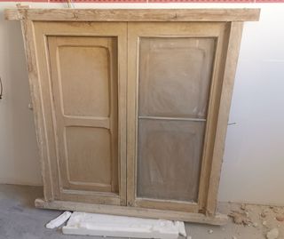 2 ventanas iguales con contraventanas