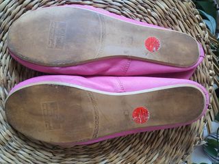 Sabrinas rosa forte em pele