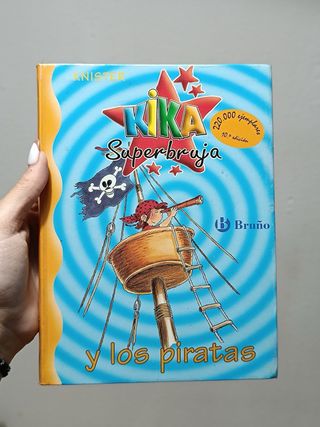 Libro Kika Superbruja y los piratas
