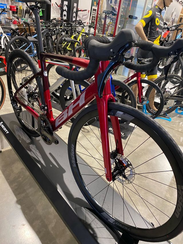 ¡ OFERTA ! BH RS1 3.0 ROJA TLF: 954370589