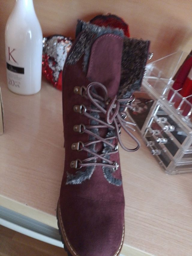 Botín alto de mujer con pelo