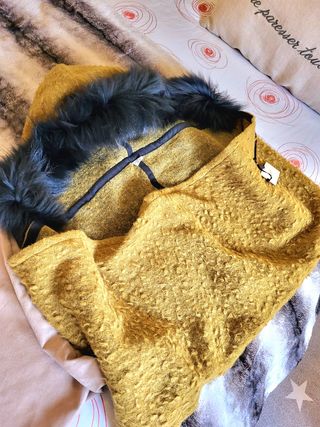 Capucha con pelo,con bufanda incorporada