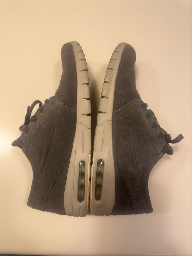 NIKE SB stefan janoski