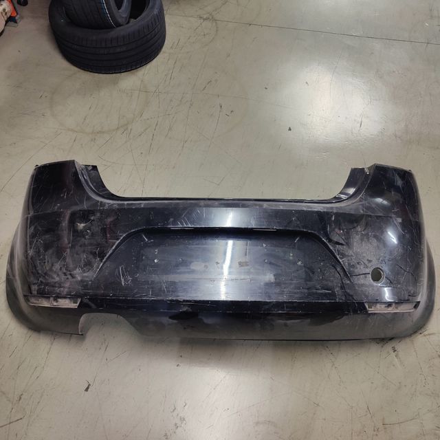 Paragolpes trasero Seat León