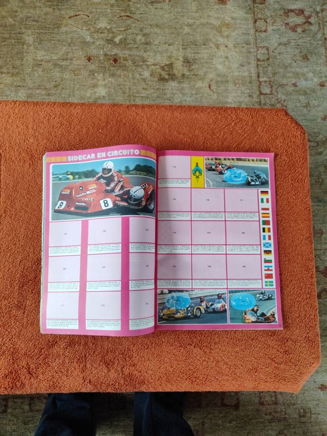 Álbum de cromos Grand Prix.  Vacío.